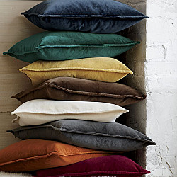 Tua [VELVET-18] - LAYER